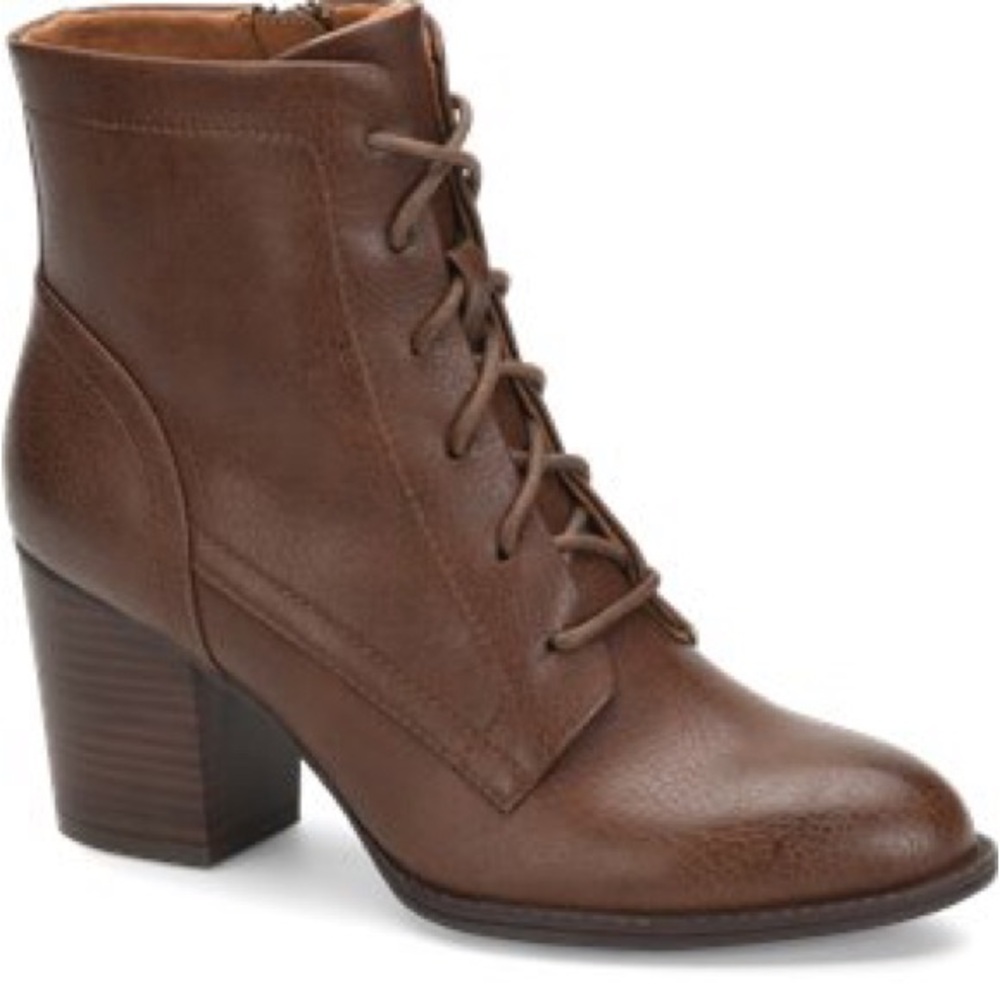 NWT Eurosoft Shawna lace-up ankle boots